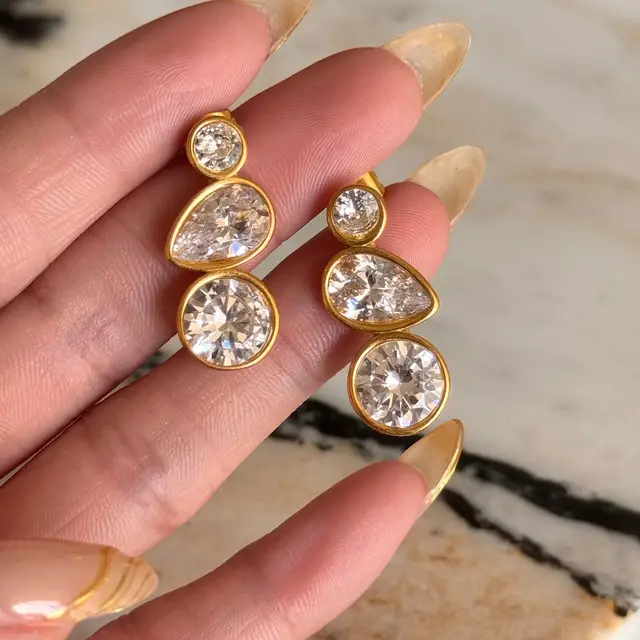 Emmila Diamond Gold Earrings