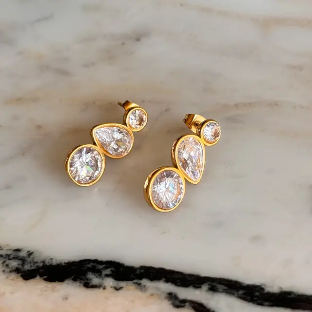 Emmila Diamond Gold Earrings