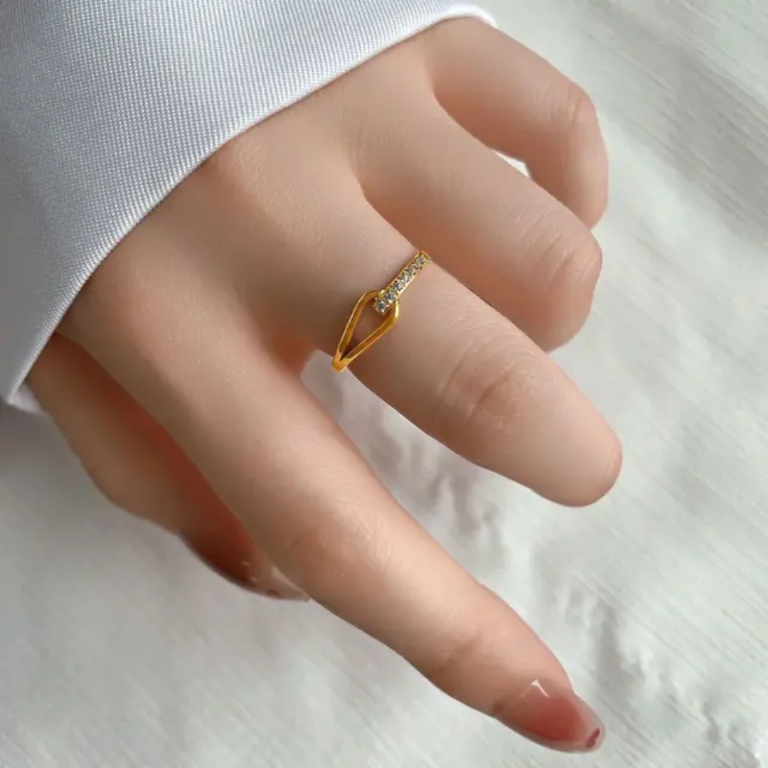 Tien Knot Diamond Ring