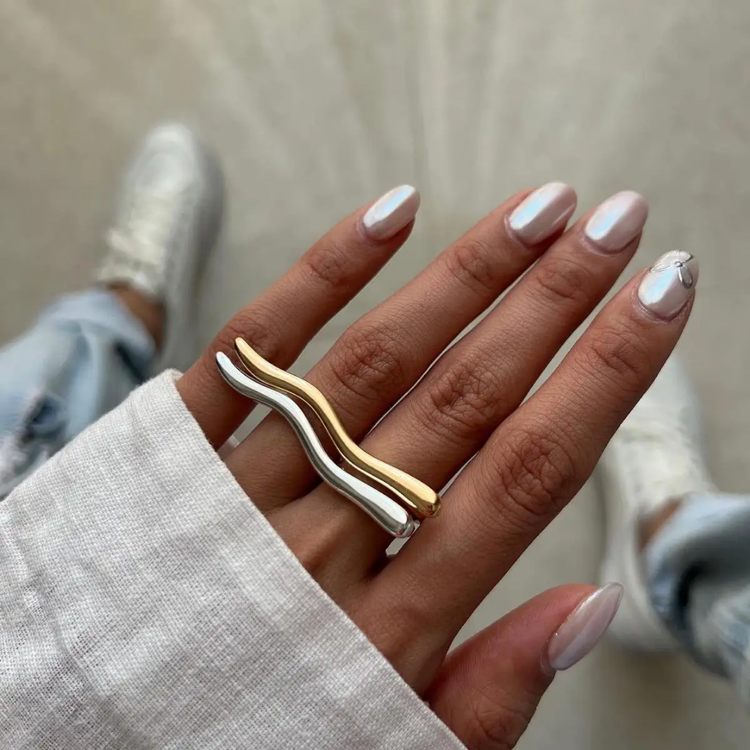 Statement Wavy Gold Ring