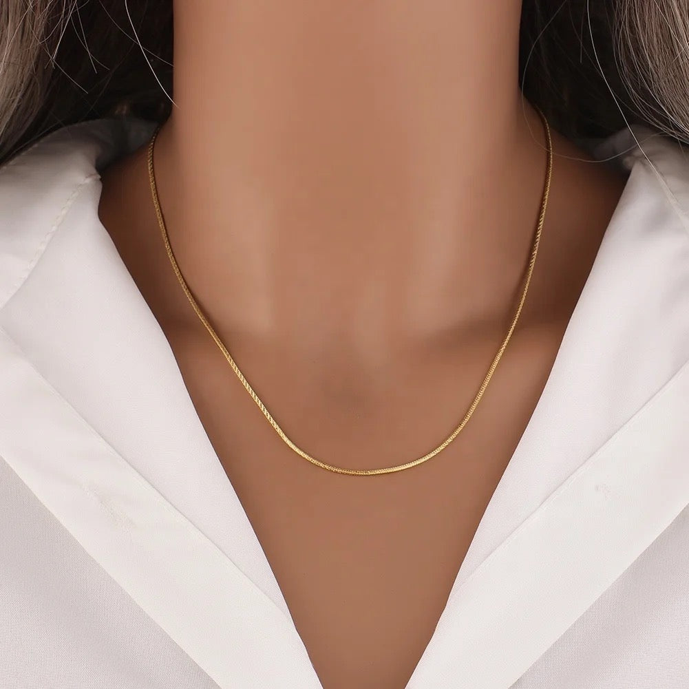 Valen Sleek Gold Chain