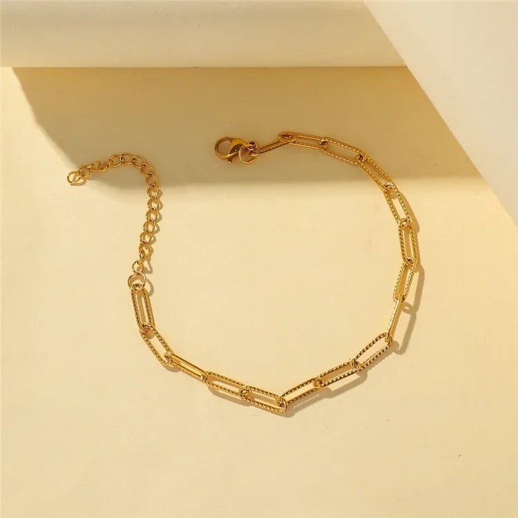 Clipped Linked Chain Bracelet