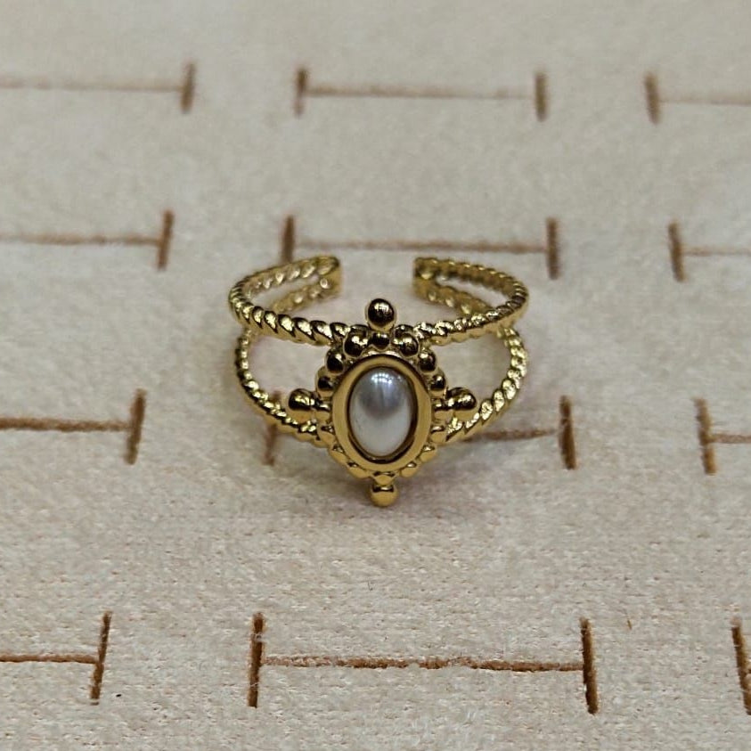 Poul Pearl Queen Ring