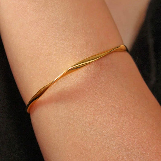 Curvy Thin Gold Bangle